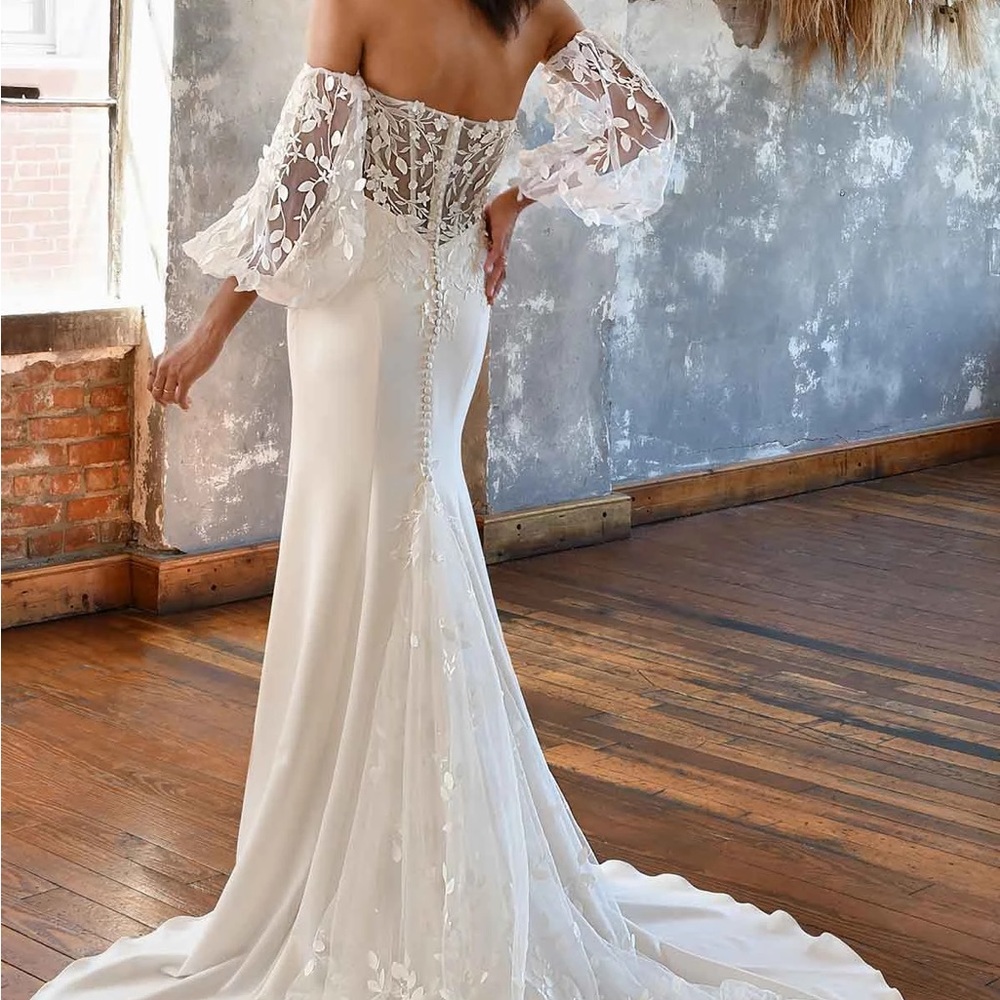 Elegant Strapless Wedding Dress - Picture 3 of 11